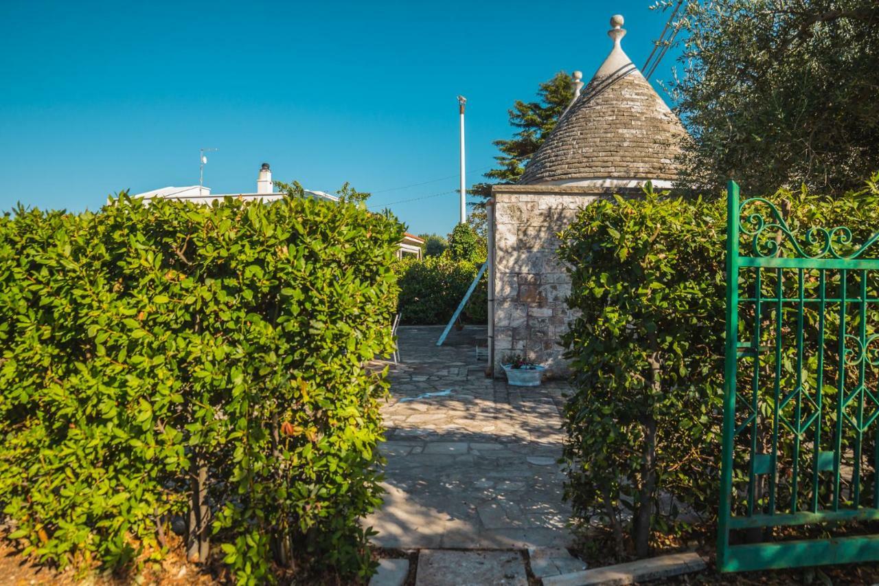 Trullo Olive Tree Villa โลโกโรตอนโด ภายนอก รูปภาพ